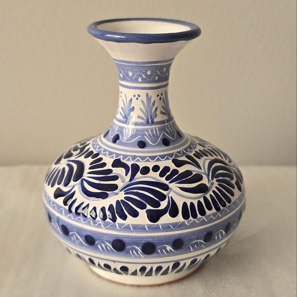 NOT FOR SALE Vintage Talavera Blue And White Mexican Majolica Pottery Vase 5" - Picture 1 of 8